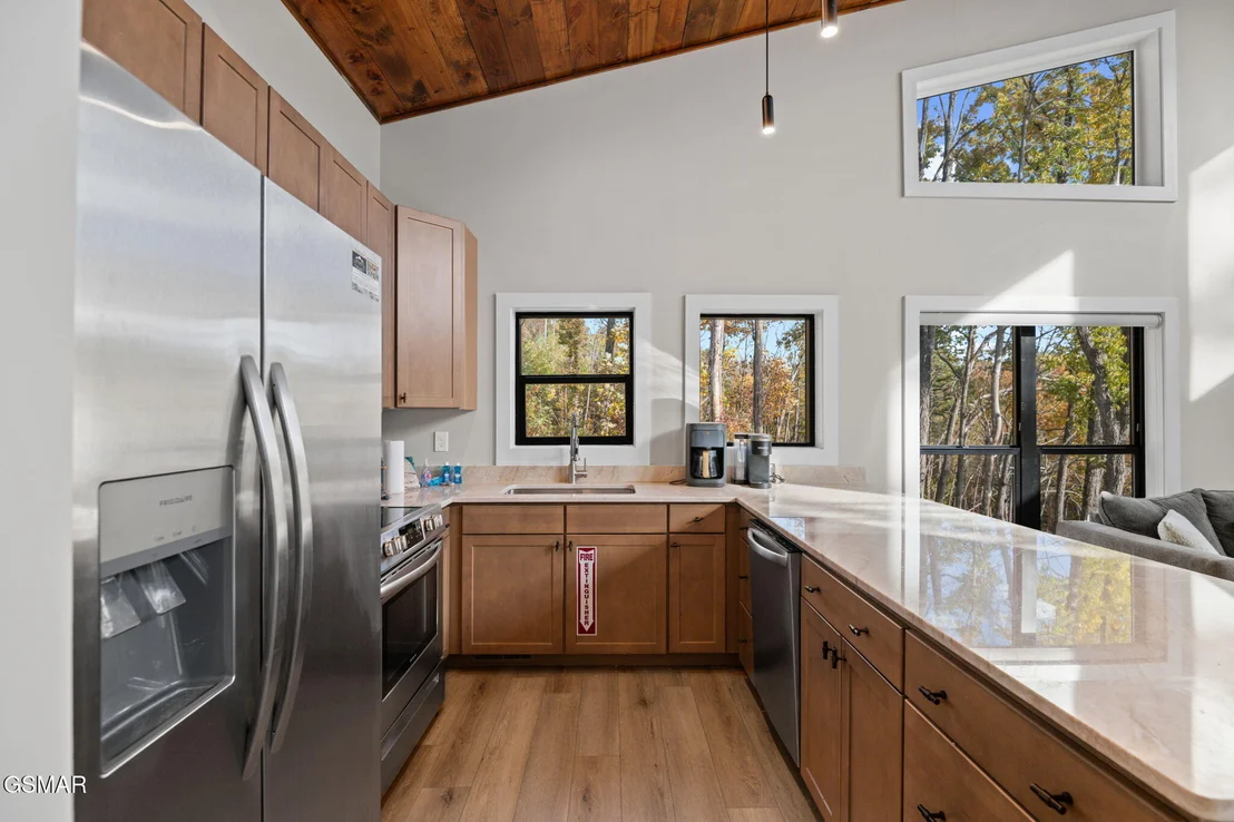 Photo of 2216 Headrick Lead