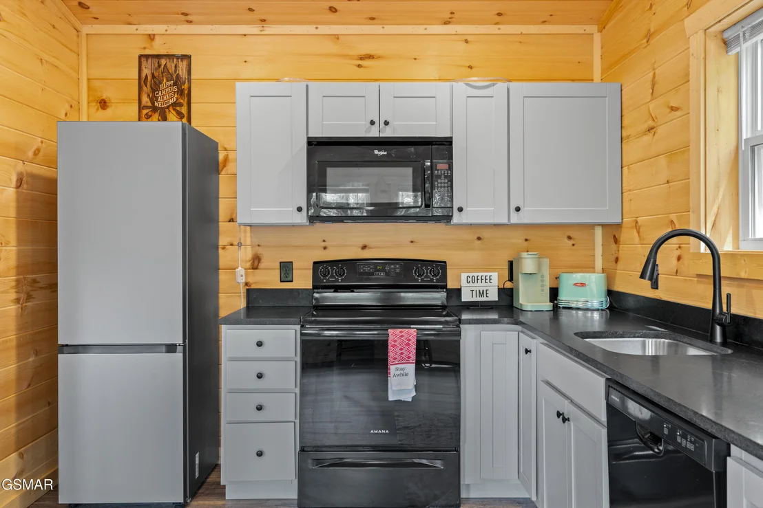 Photo of 2122&2128 Bluff Mountain Road