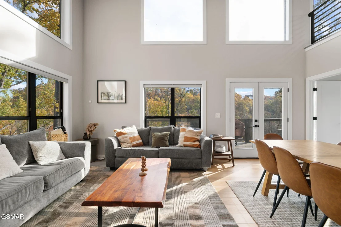 Photo of 2216 Headrick Lead