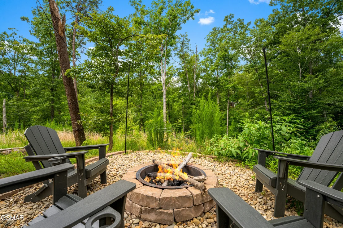 Photo of 1533 Bear Valley Road