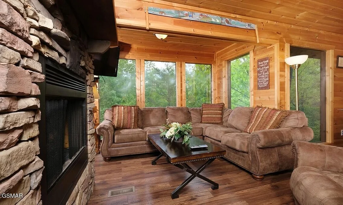 Photo of 623 Iron Mountain Road