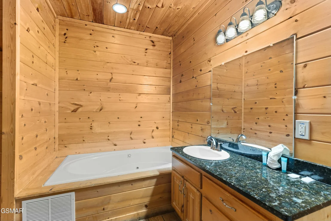 Photo of 950 Black Bear Cub Way