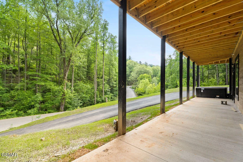 Photo of 2176 Spurling Road