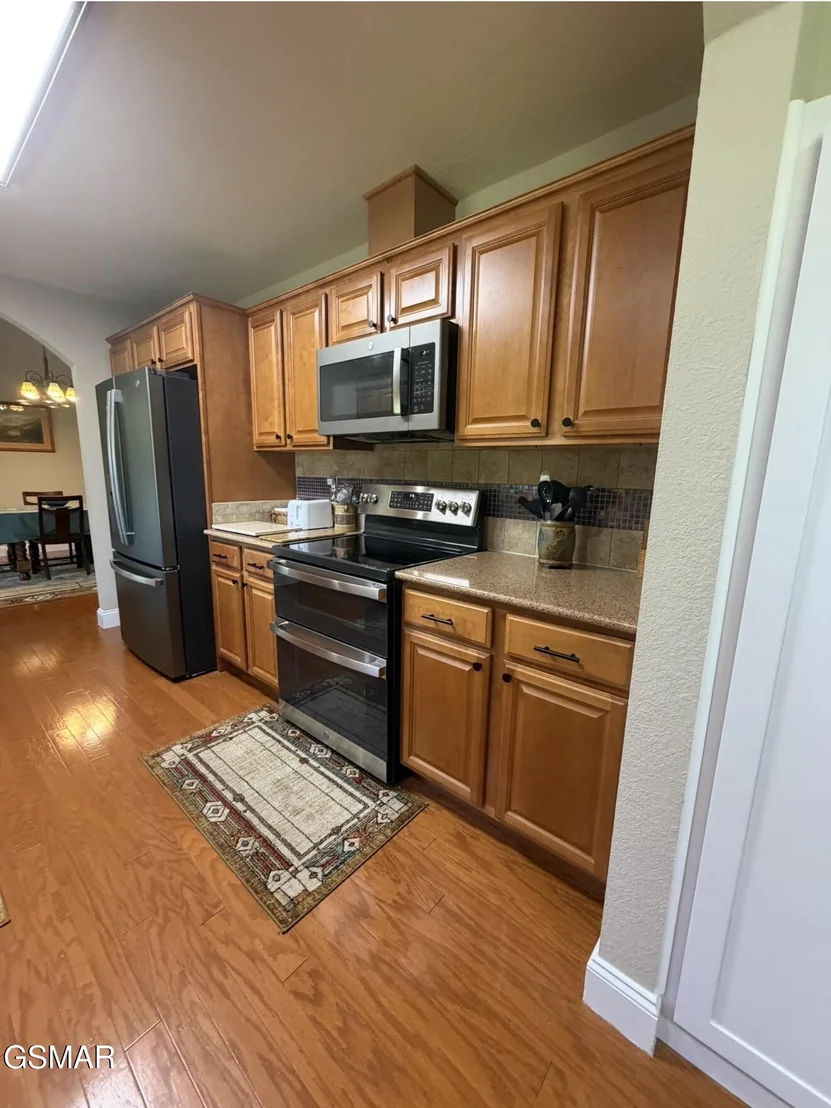 Photo of 2449 Oakview Lane