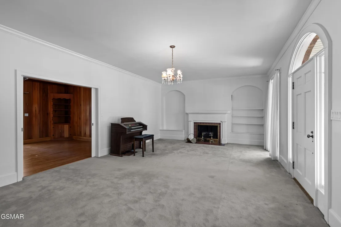 Photo of 1328 W Main Street