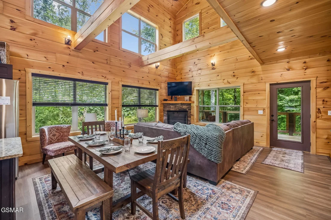 Photo of 1615 Bear Valley Road