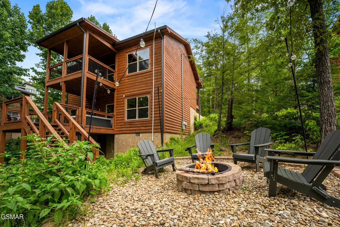 Photo of 1533 Bear Valley Road