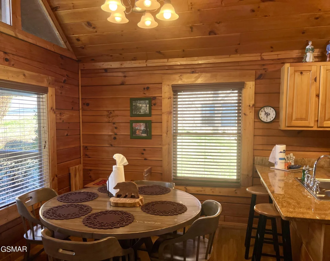 Photo of 1653 Little Cabin Loop