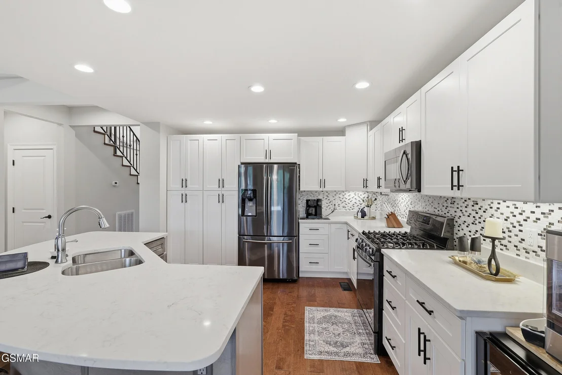 Photo of 705 Waters Edge