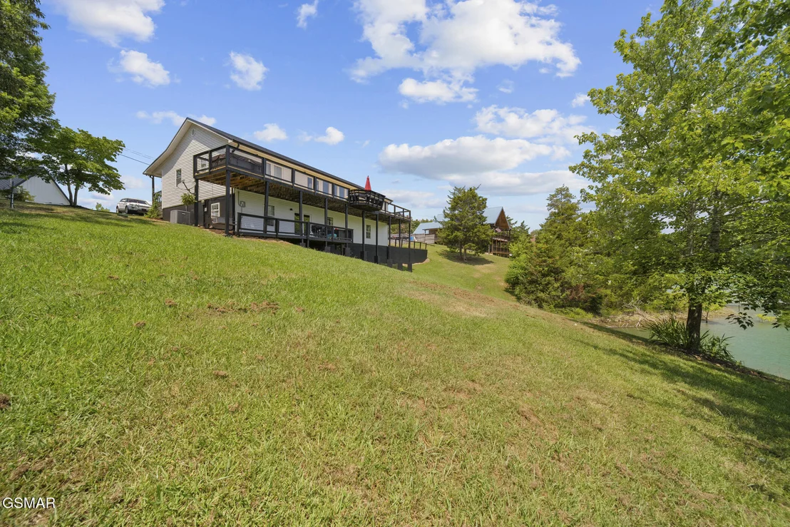 Photo of 1033 Sunset View Road