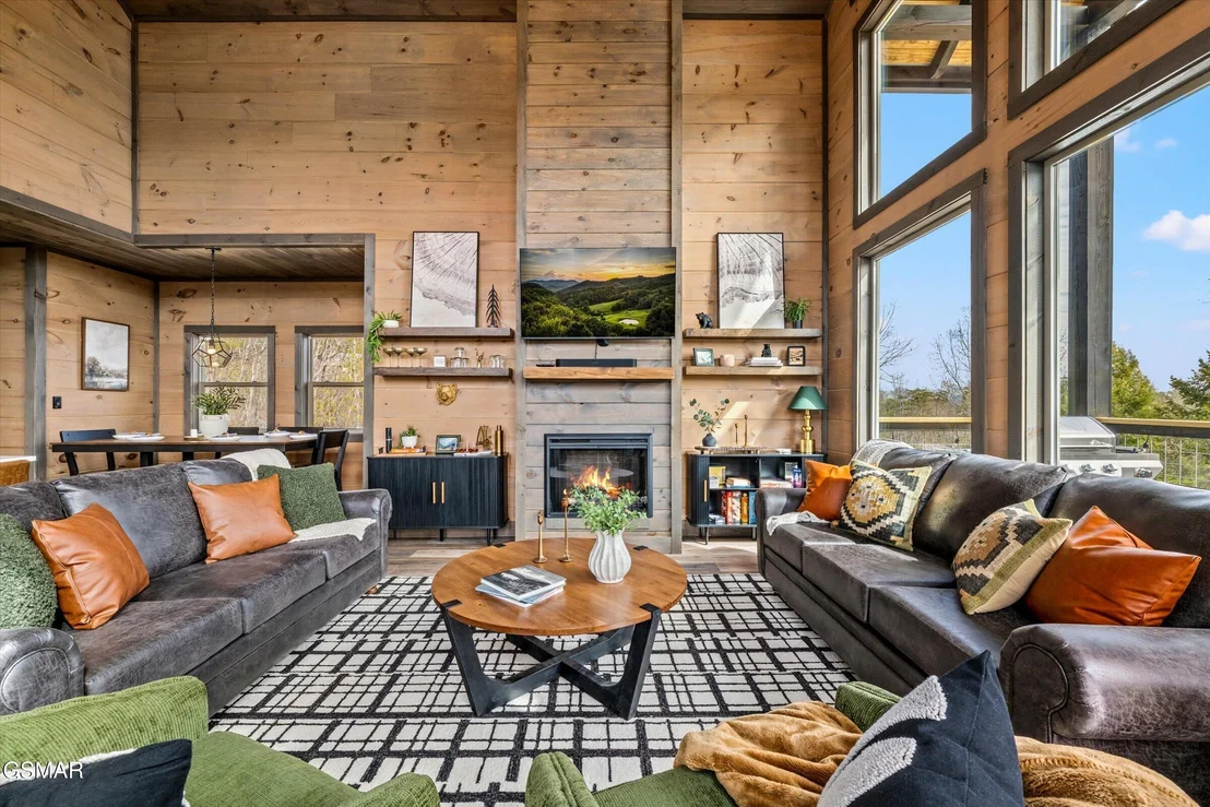 Photo of 1518 Bear Valley Road