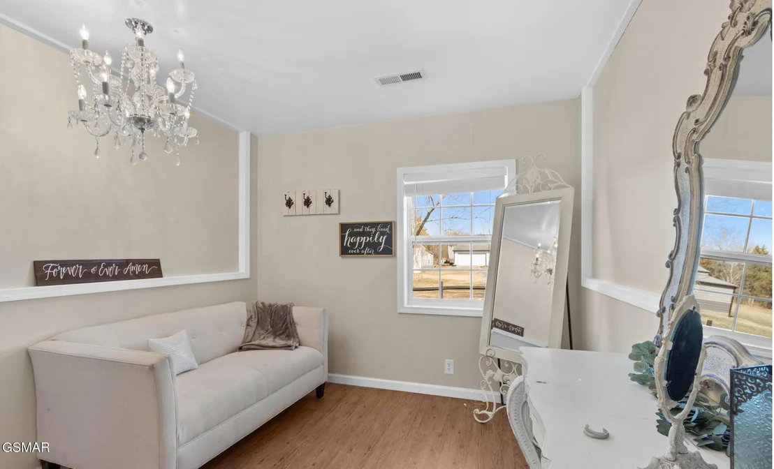 Photo of 740 Pollard Road