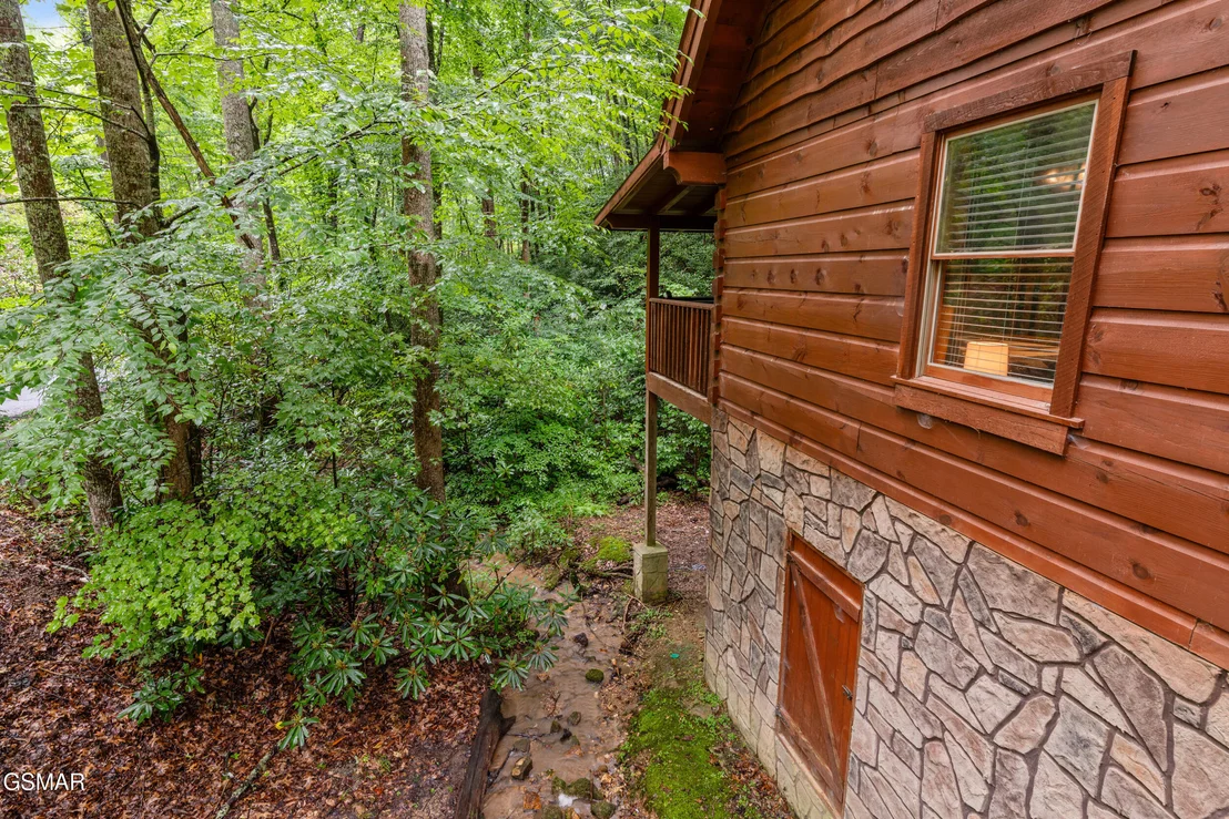 Photo of 1823 Laurel Valley Way