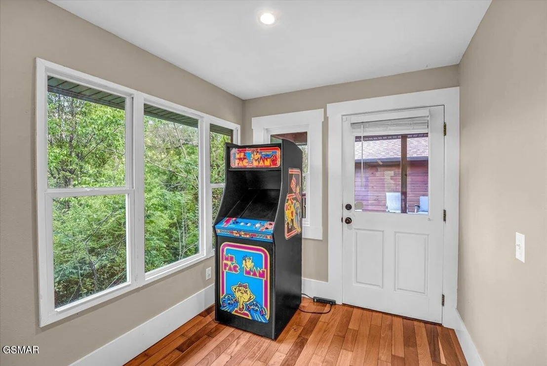 Photo of 1463 Red Cedar Lane