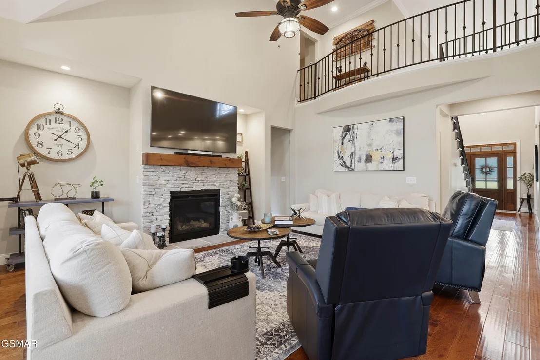 Photo of 705 Waters Edge