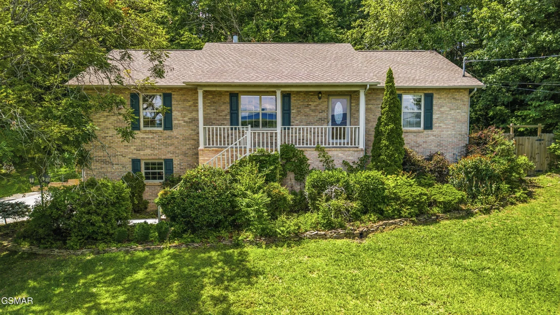 Photo of 716 Whippoorwill Circle