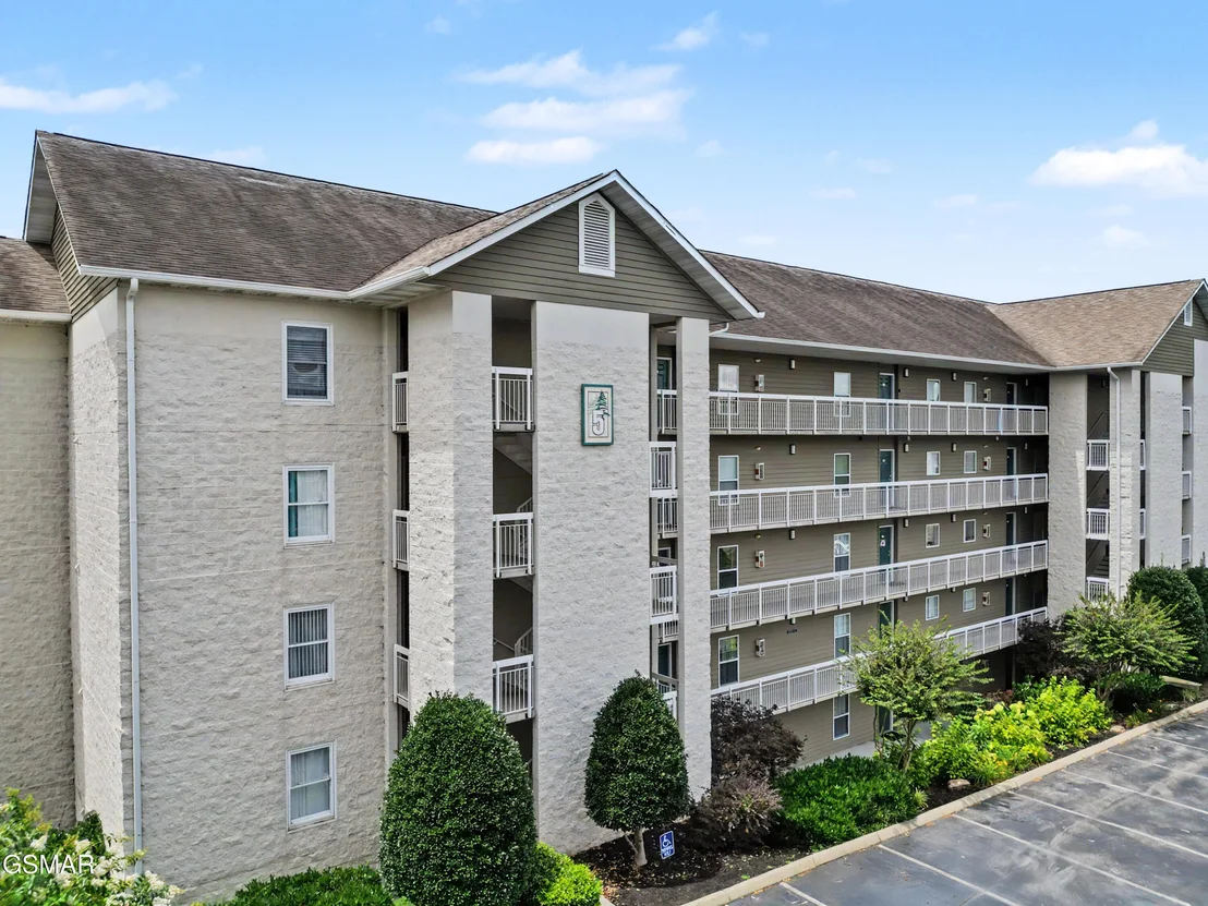 Photo of Unit UNIT552 at 205 Ogle Drive