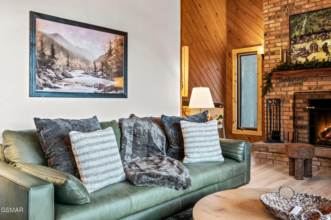 Photo of 2758 Overholt Trail