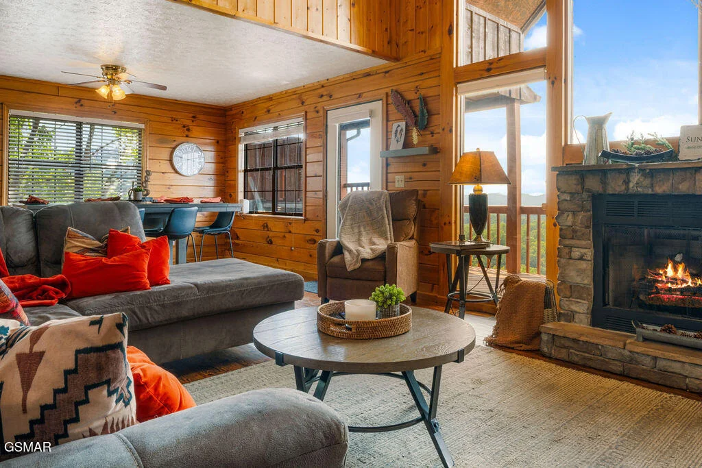 Photo of 1582 Bears Den Way