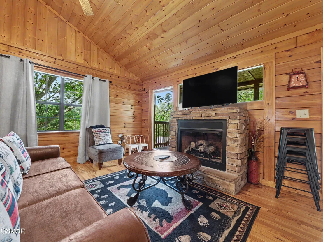 Photo of 1609 Pinewood Way