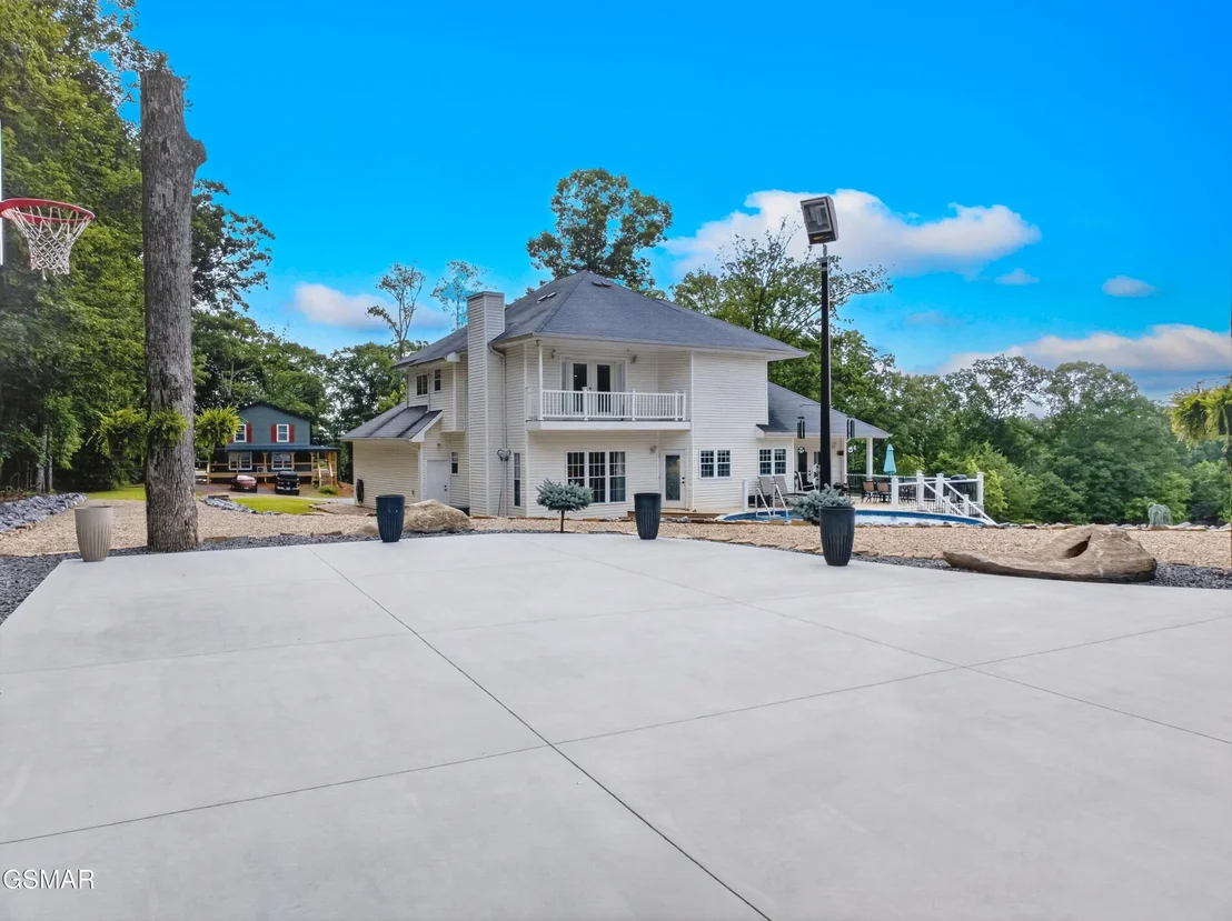 Photo of 917 Crickett Drive