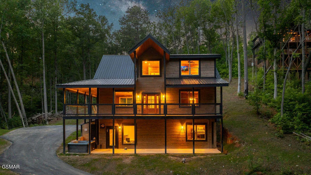 Photo of 2176 Spurling Road