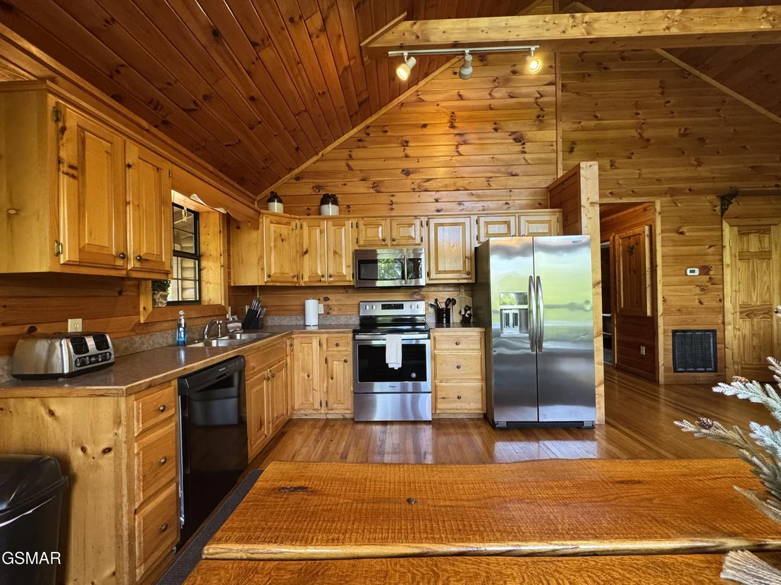 Photo of 2409 Walnut Cove Way