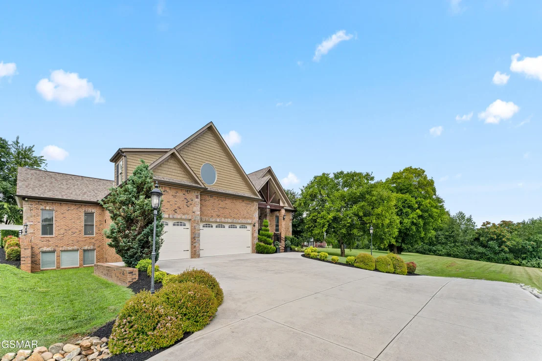 Photo of 2399 McCleary Road