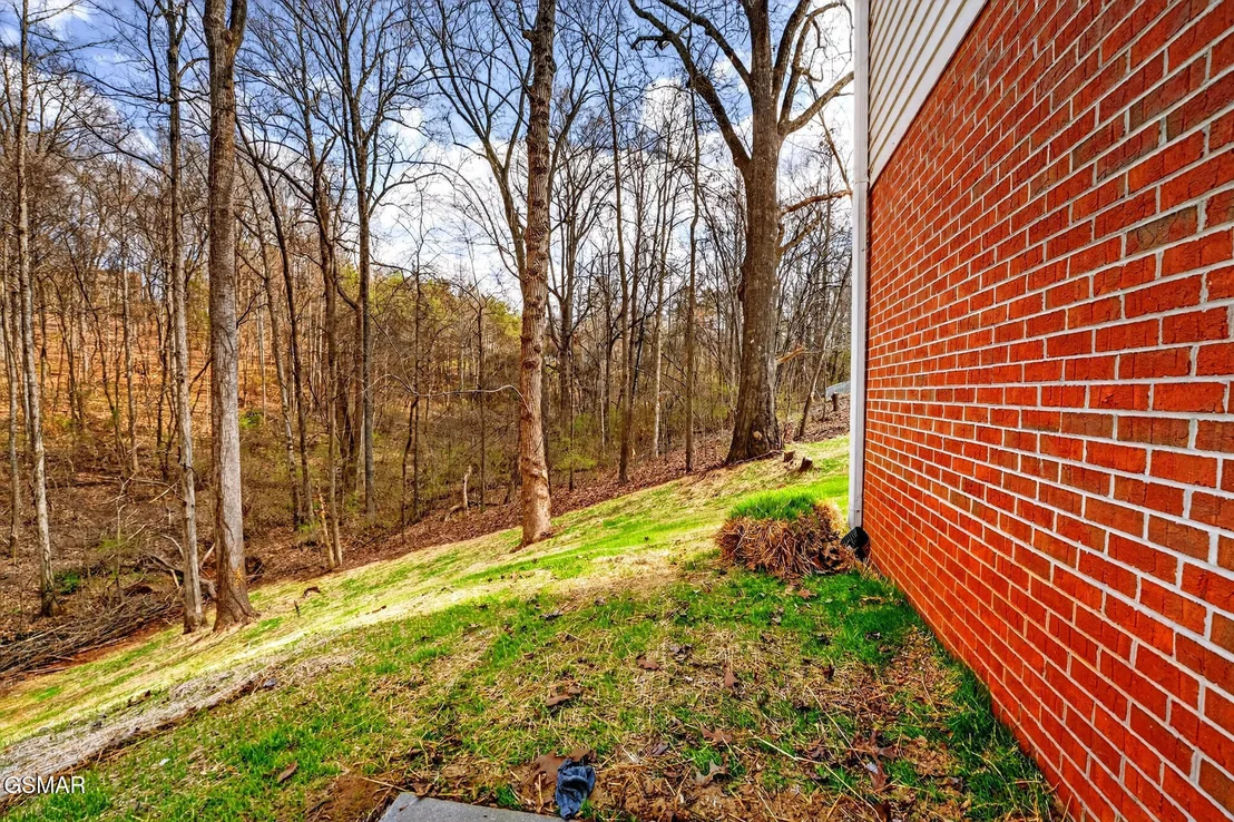 Photo of 1050 Briar Court