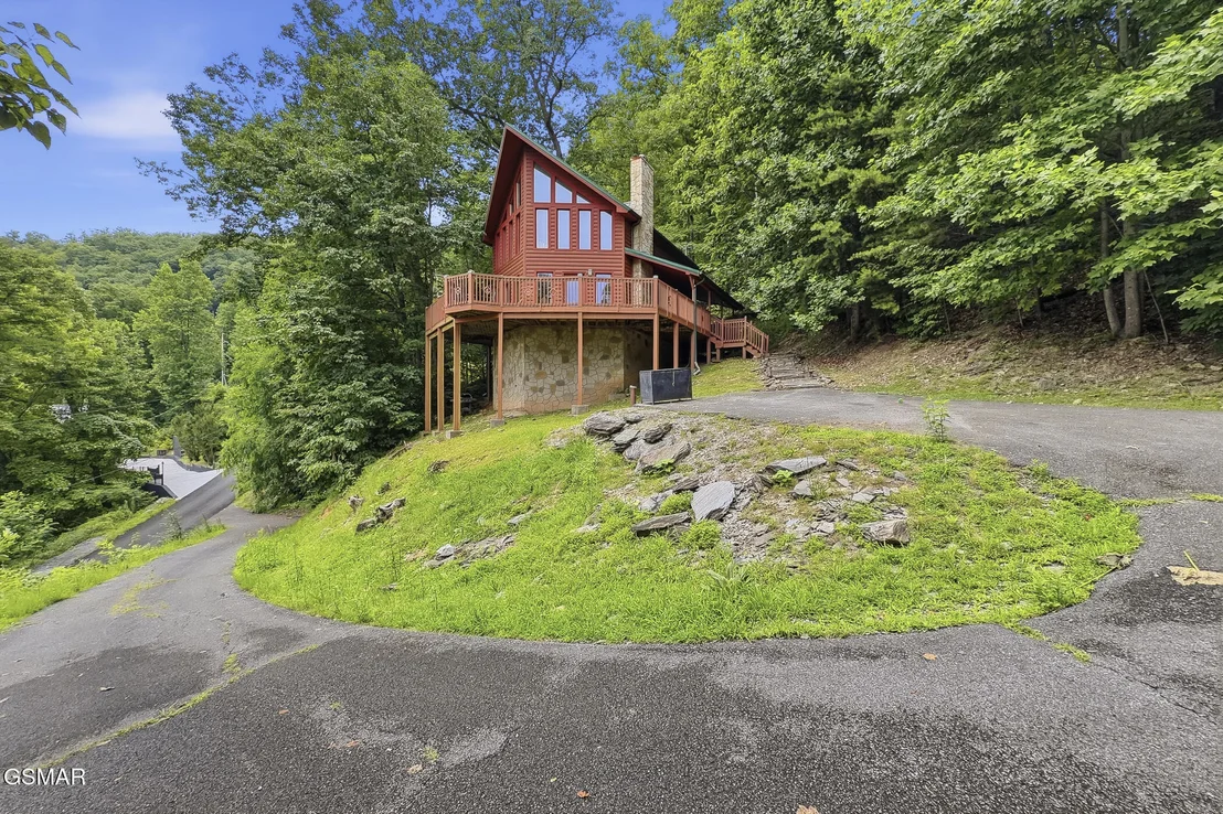 Photo of 2775 Overholt Trail