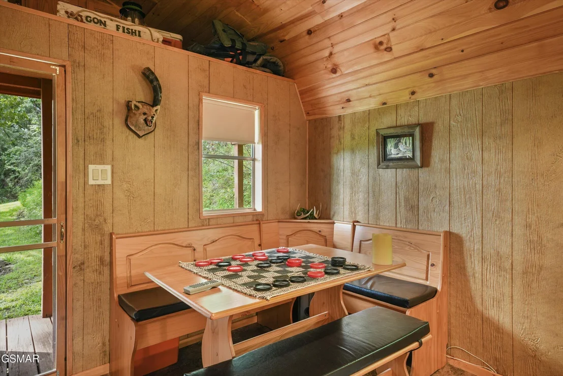 Photo of 2064 Kerr Road