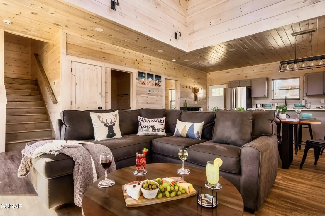 Photo of 2852 Sequoia Road