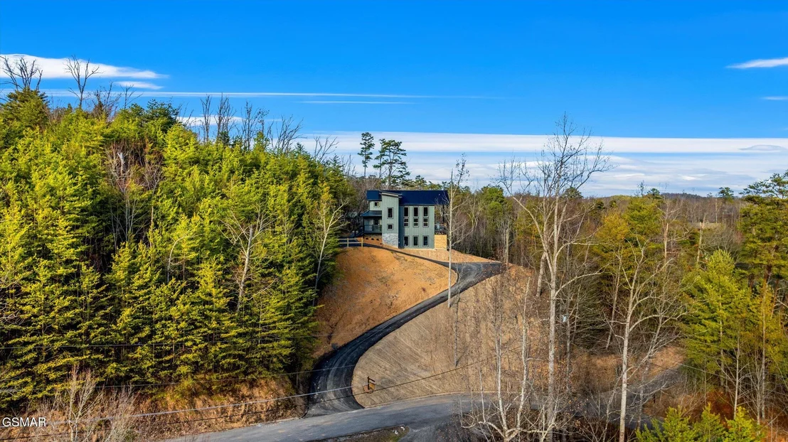 Photo of 1518 Bear Valley Road