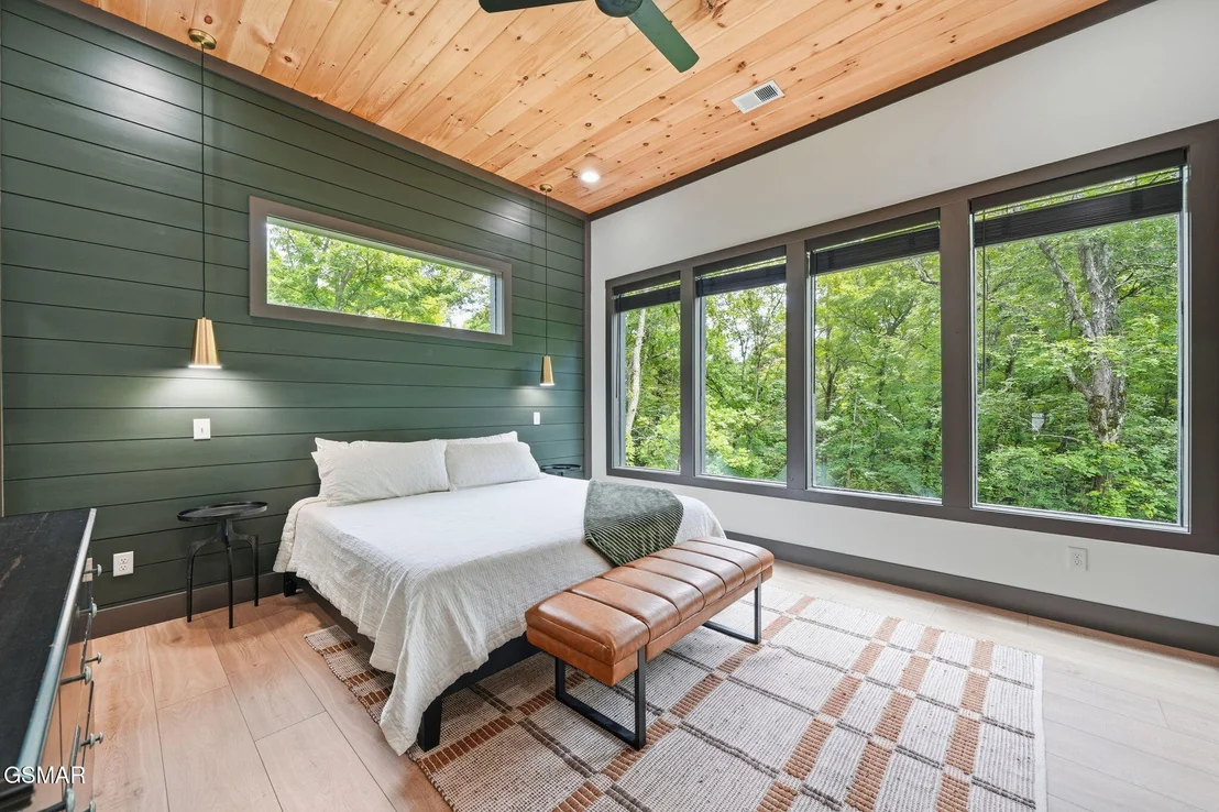 Photo of 1079 Pleasure Road