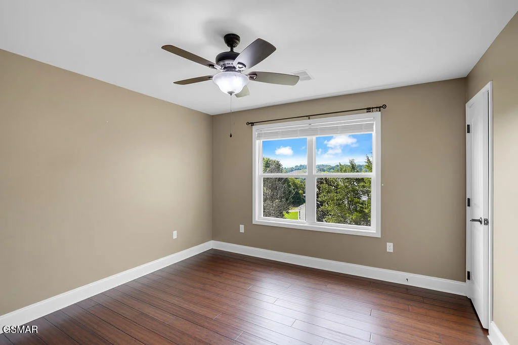 Photo of 1202 Foxwood Drive