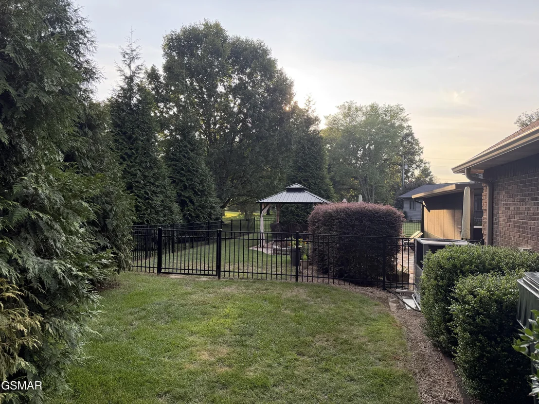 Photo of 1349 Beechview Drive