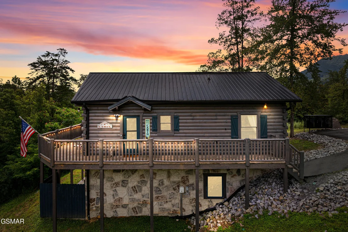 Photo of 705 Rondayview Lane