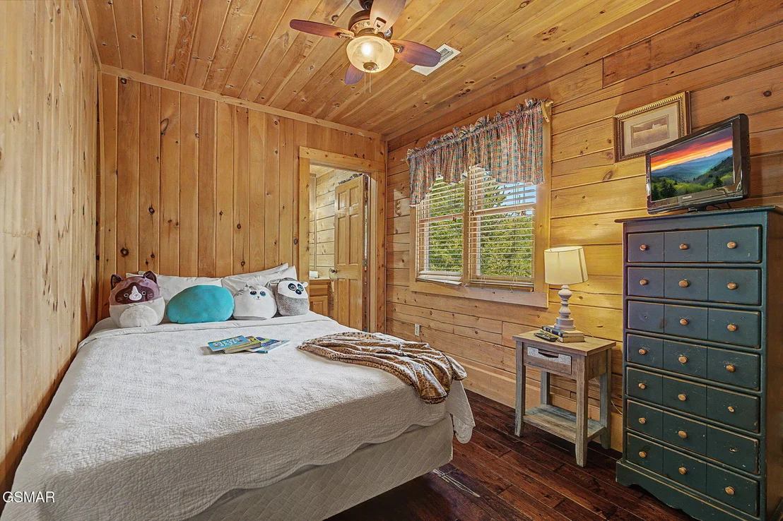 Photo of 852 Bear Run Way