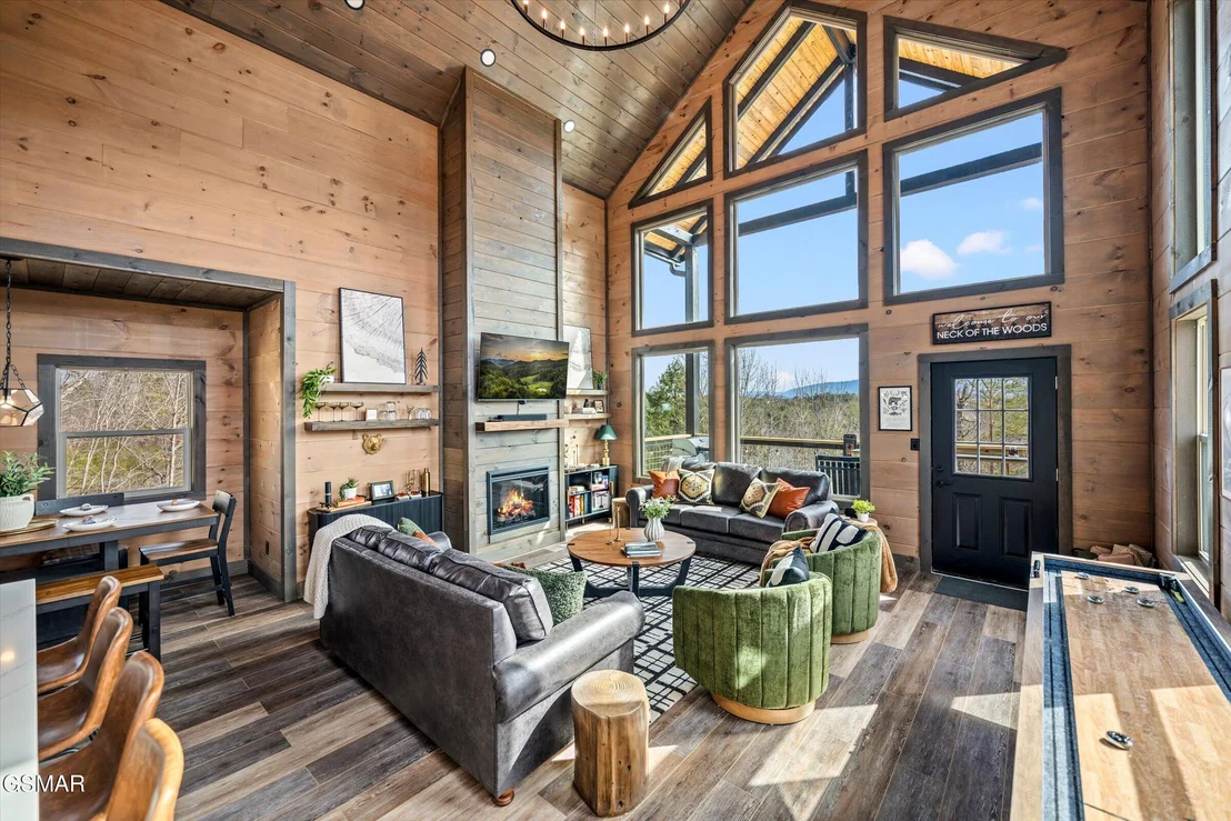 Photo of 1518 Bear Valley Road
