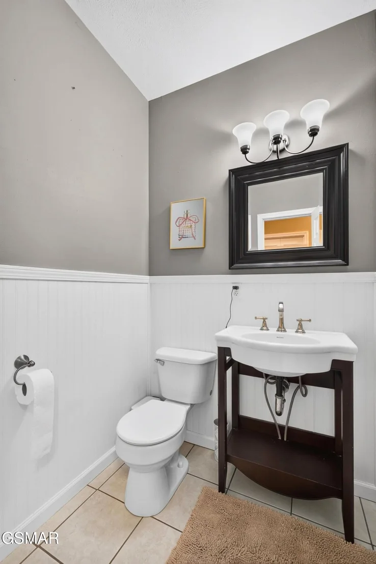 Photo of 917 Crickett Drive