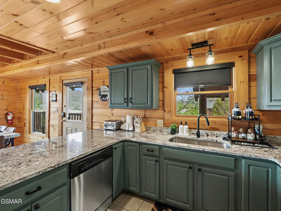 Photo of 1723 Summit View Way