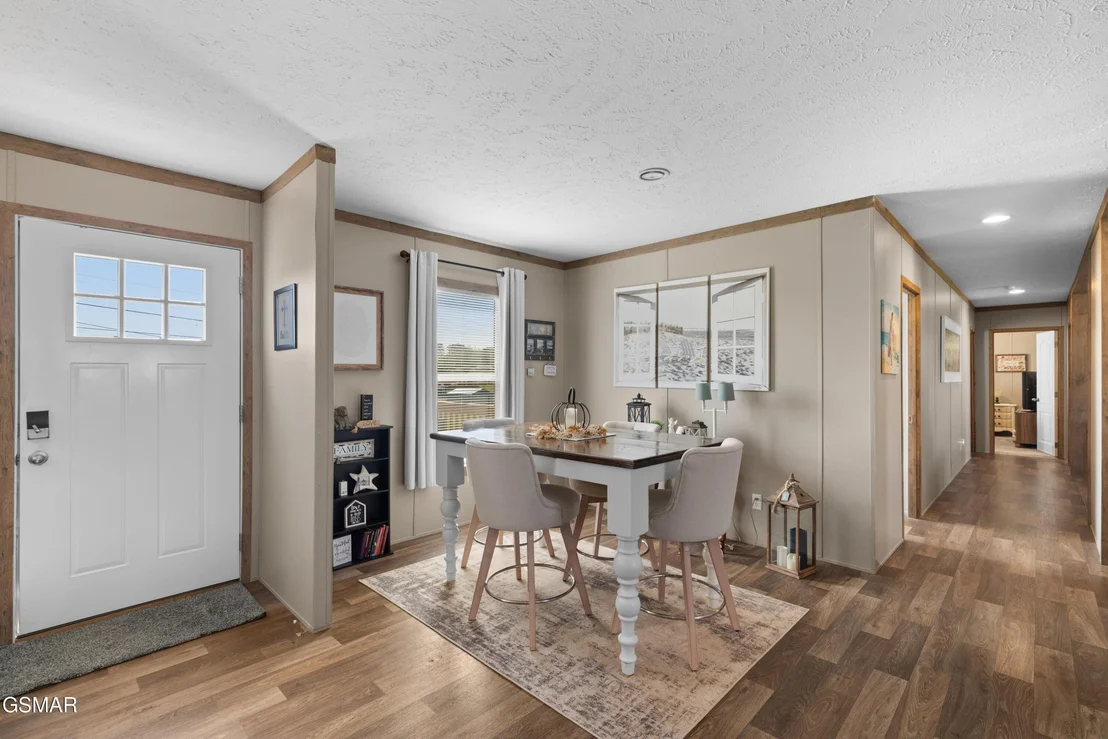 Photo of 405 Barry Cove