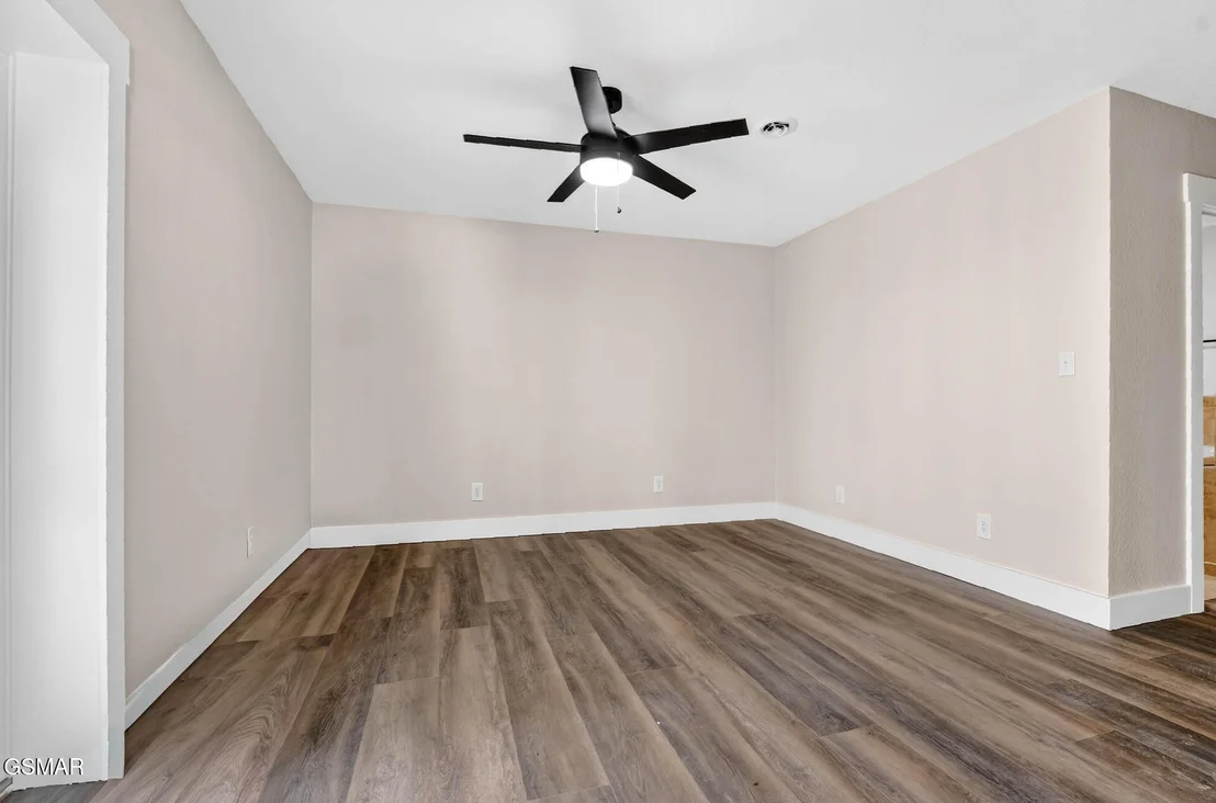 Photo of 1050 Briar Court