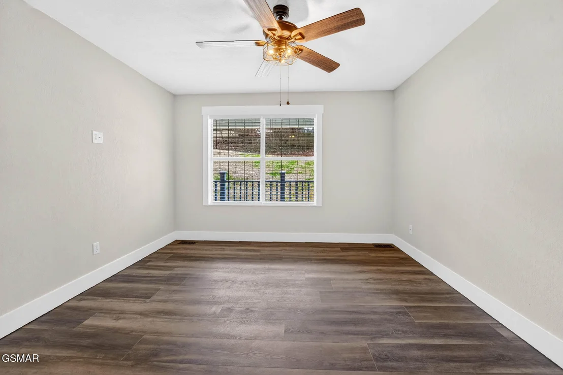 Photo of 1050 Briar Court