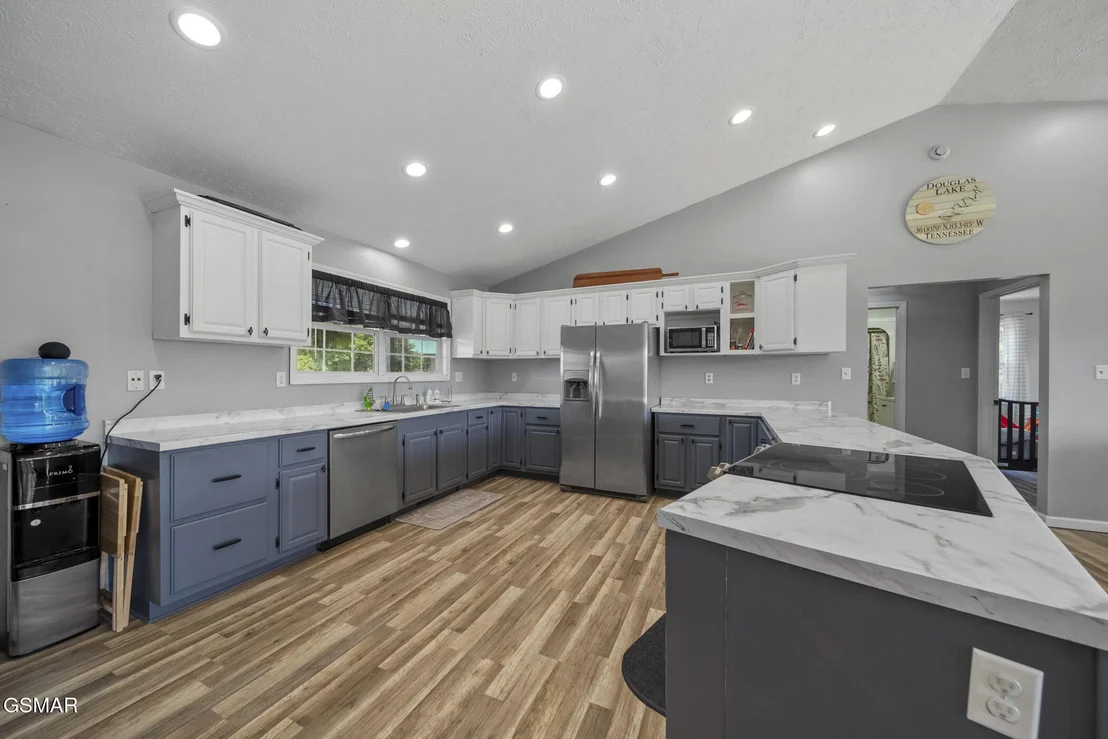 Photo of 1033 Sunset View Road