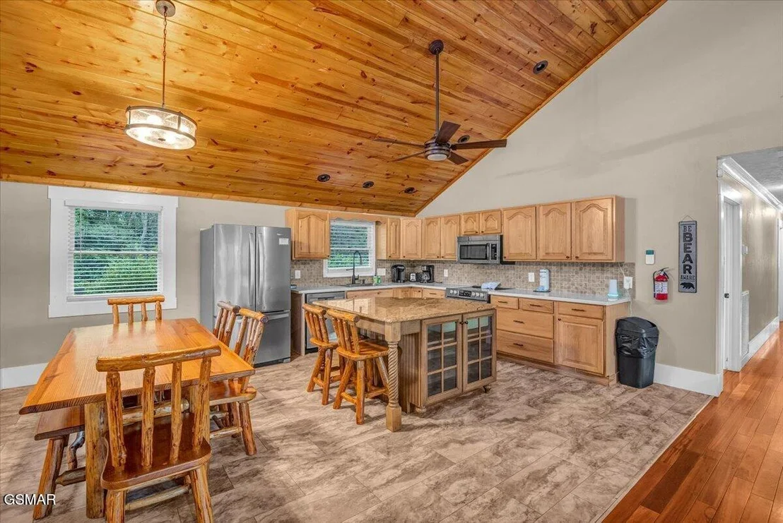 Photo of 1463 Red Cedar Lane