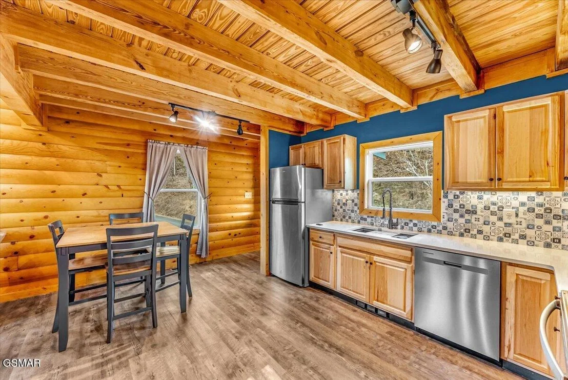 Photo of 2321 Willow Lane