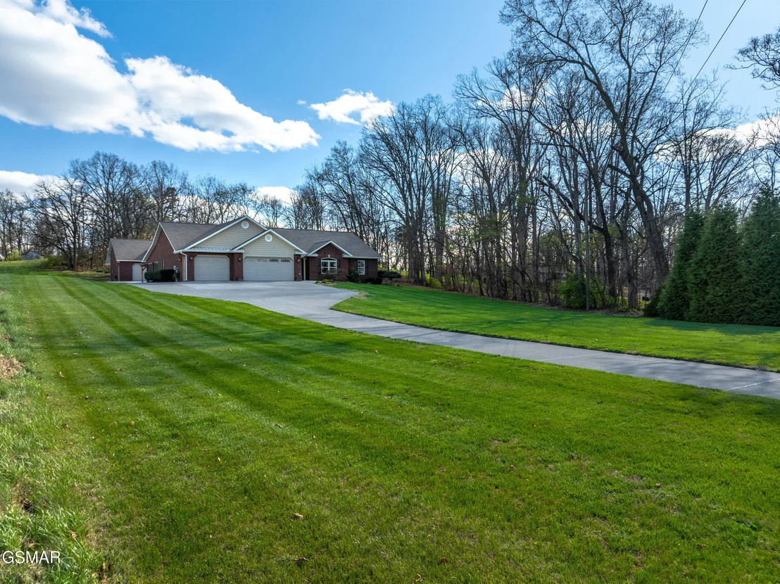 Photo of 225 Piney Road