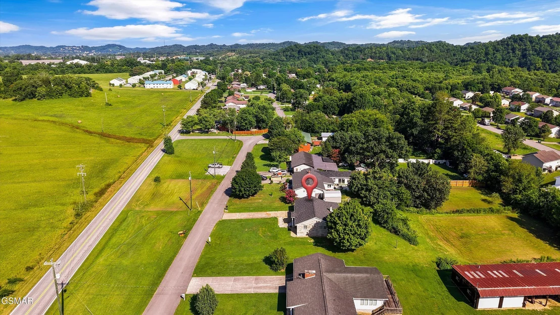 Photo of 1356 Bluegrass Road