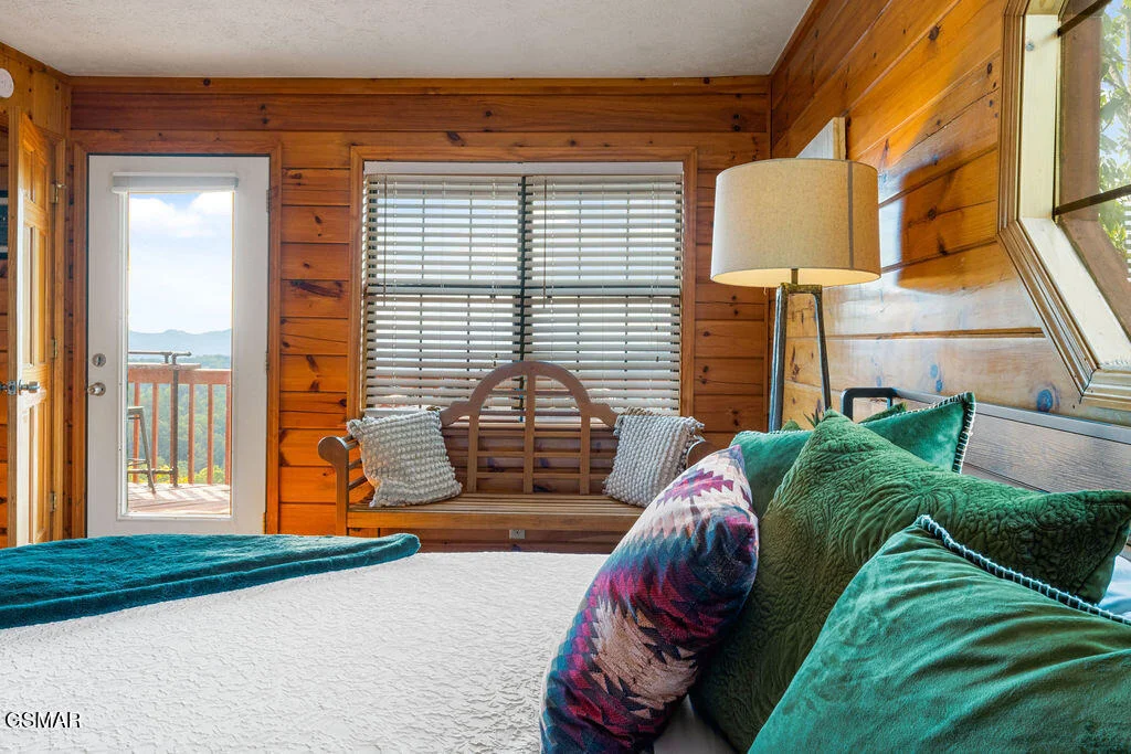 Photo of 1582 Bears Den Way